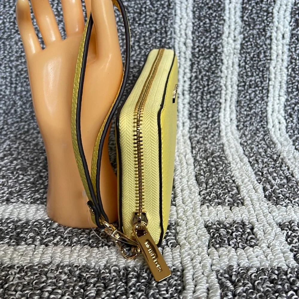 Michael Kors Jet Set Travel Large Travel CONTINENTAL  Sunshine